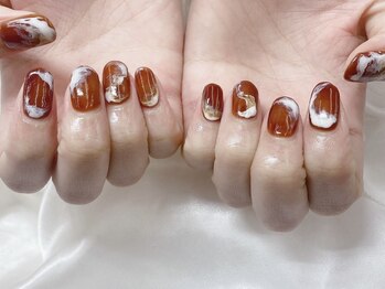 ハニービービー(Honey Bee Bee)/ラテ風ネイル