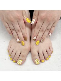 ハンド、フットネイル同時施術