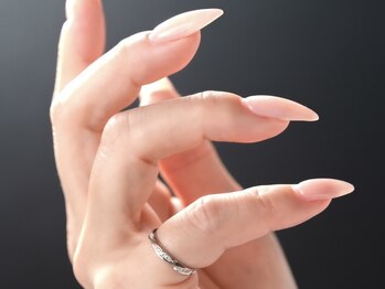 NAIL SALON BELLの写真/【手のコンプレックスを自信に変える】年齢とともに気になる手元に、肌美せカラーでトーンアップ☆