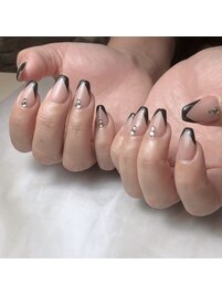 黒フレンチネイル