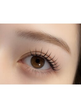 ナチュラル上品な目元にしたい