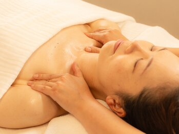 トゥーエイト(THE28.)/お次はみんな大好きデコルテ