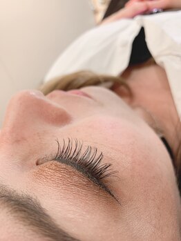 フリルアイビューティ 豊中店(Frill Eye Beauty)/