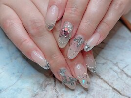 蝶々×ガラスフレンチネイル