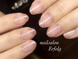 上品なピンクラメのグラデ