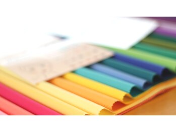 メゾンデ(maison de)/パーソナルカラー5つの効果とは?