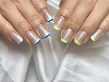アークネイル 下北沢(urk.nail)/マグネットに細フレンチ