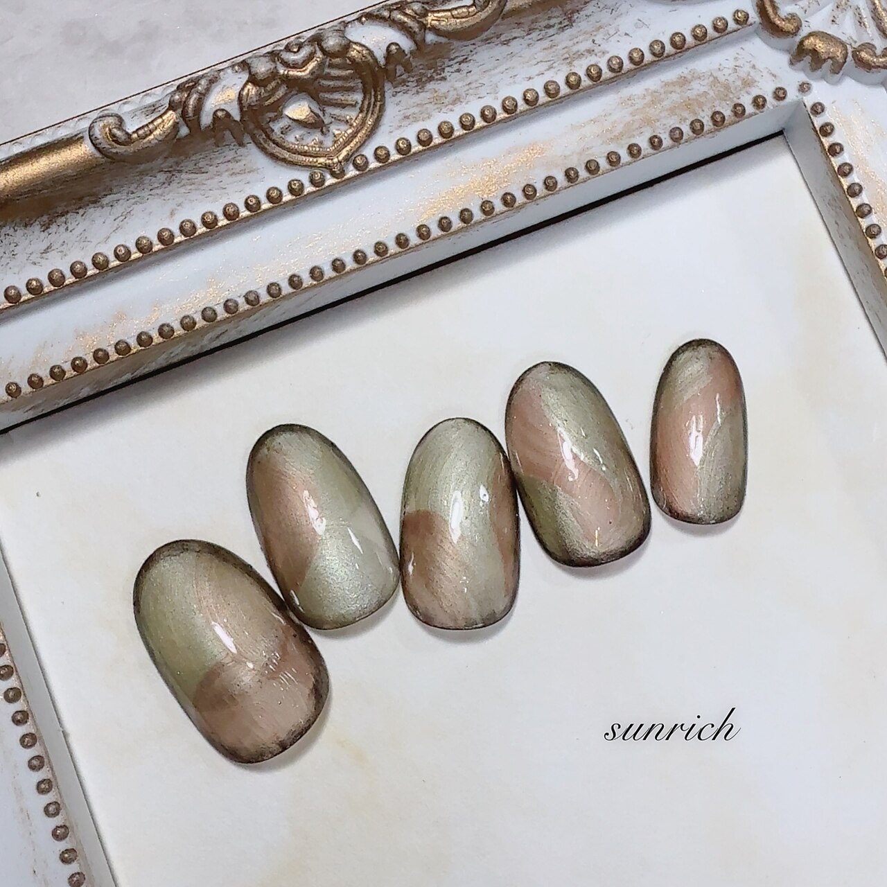 2026年冬トレンド】シェラックネイルのネイルデザイン集｜人気順｜7