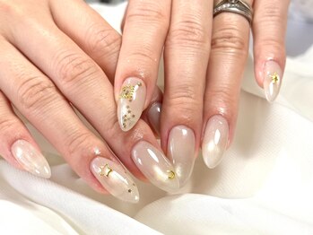 パダアット ヴァラネイル 天神南店(PADA at VALLANAIL)/透明感/水光マグネットネイル
