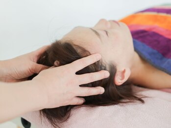リンパセラピールーム モモリ(momori)の写真/【国家資格保有】目のツボを刺激して、眼精疲労を解消します！デスクワークや疲れが取れない方におすすめ◎