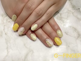 イエロー押し花ネイル