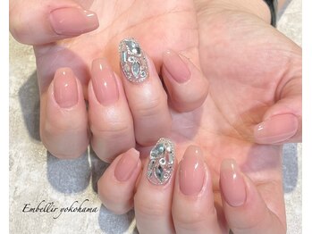 アンベリール 横浜店(Embellir)の写真/大人の女性にも人気な上品ネイル！お仕事上、派手にはできない方もシンプルなデザインで指先を美しく♪