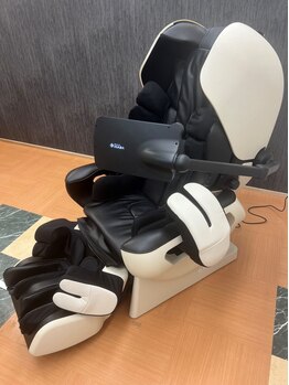 ヘルスプラスパーク(Health Plus Park)の写真/交流磁気施術・AIマッサージチェアといった人の手を超えたコリ改善を皆様にご体験いただきたいです。