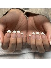 アースコアフュールボーテ 成田店(EARTH coiffure beaute)/フレンチネイル＋ちらしラメ♪