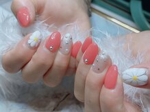 ネイル スパ ココプラス(Nail spa Cocoplus)/ビタミンカラーお花ネイル