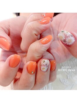 リッシュ ドゥ(RICHE deux)/オレンジ×お花の春ネイル