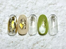 黄緑ニュアンスネイル