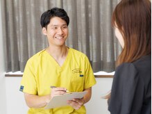 南浦和とんとん整骨院 鍼灸院の雰囲気（肩こり,腰痛の最短改善に向けて身体の状態をしっかり確認します!）