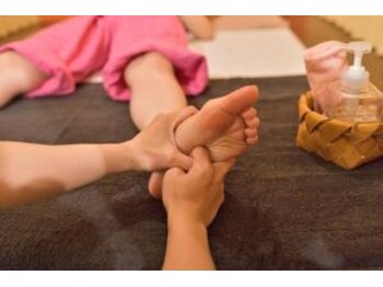 サパーン(saphan)の写真/足からふわっと軽くなる、癒しの足つぼ時間。痛気持ちいいからやさしい圧をお好みで。