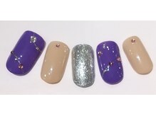 オハナレイ LEALEA FITNESS&SPA 東戸塚店内/シンプルラインストーンネイル