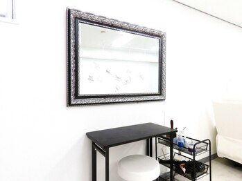 バッカス(BACCHUS)の写真/朝10時～夜24時迄営業★アイロン・コテ・ドライヤー貸出有◎お仕事帰りやお買い物の合間にも通いやすい♪