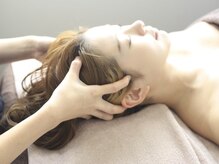 ララ(LALA)の雰囲気（頭皮はもちろん、耳周り、首のコリもしっかりとほぐしていきます）