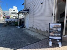 グローアップ(Glow up)/お店の前に１台駐車可能