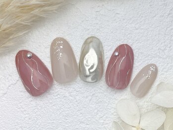 オフィスでもいけるネイル