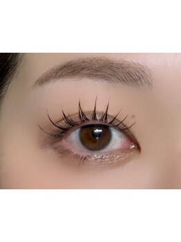 ナチュラル上品な目元にしたい