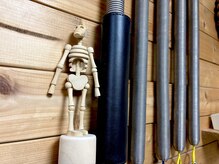 ライフ ピラティス スタジオ(LIFE Pilates Studio)/スタジオ第3の骨標本と　2