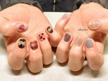 シルニー リム(Silny rim)/アシンメトリーニュアンスネイル