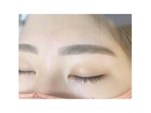 ビューステージ アイブロウサロン 松山/太めの平行アーチ眉