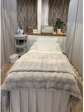 シュウ/個室にて施術いたします。