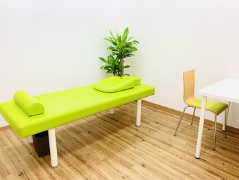 どんぐり鍼灸院 接骨院/【施術スペース：個室】