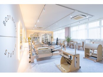 ナンバーワンピラティス(Number One ピラティス)/店内風景