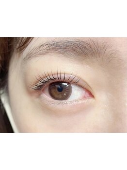 ナチュラル上品な目元にしたい