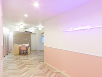 サロン アクセシブル(salon ACCESSIBLE)の写真/千駄ヶ谷駅より徒歩5分なので近くて通いやすいのが魅力♪アートデザインが得意◎シンプル系のメニューも◎
