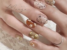 メイジーネイル(Maisie Nail)/レトロフラワーネイル
