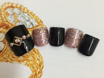 ネイルサロン リリオ(Nail Salon Ririo)/黒×ラメフットネイル