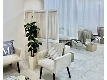 パリジェンヌラッシュリフト公式認定サロン／全員価格　4,500円