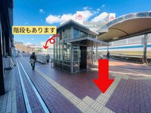 ルルト 町田店/エレベーターか階段でくだります