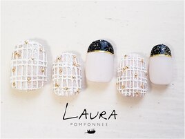 LAURA POMPONNEE　Noble