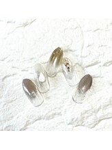 ミュナ(myuna)/キラキラホワイトネイル