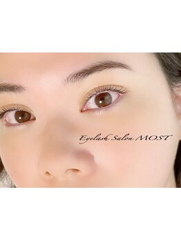 ナチュラル上品な目元にしたい