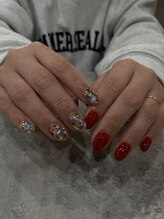 ロミー(Rommy)/カラフル×赤ワンカラーネイル