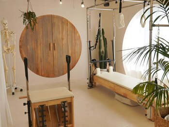 little hiroshima ハーブピーリング 【クリスティーナ正規取扱店】【3/1 OPEN】の写真/≪本当の美しさを追求する方へ≫身体が整うと、肌が変わる。【自律神経調整/巻き肩改善/骨盤調整/美姿勢】