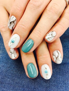 エルモ グラン(Elmo Glan)/大理石ネイル