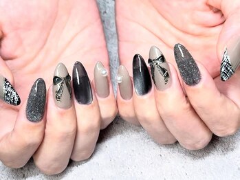 ナナネイル(7.Nail)/手描きぷっくりリボンネイル