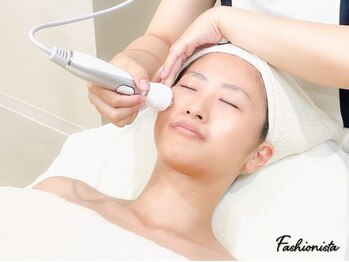 ファッショニスタ 恵比寿東口(Fashionista)の写真/【速攻小顔☆】毛穴洗浄×ラジオ波で血流促進◎顔のむくみ撃退！毛穴洗浄で黒ずみ・ざらつきも徹底オフ！