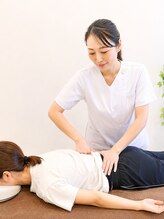 名古屋駅前で肩こりと腰痛にリンパマッサージと骨盤矯正で姿勢改善する名駅整体院 整体師 鈴木